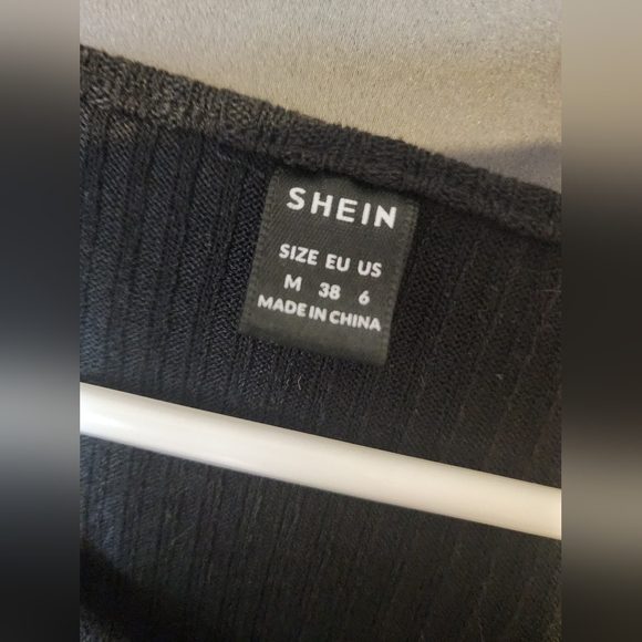 Shein Tops, Women's size Medium Black Rib Knit Crop Top - Picture 6 of 6